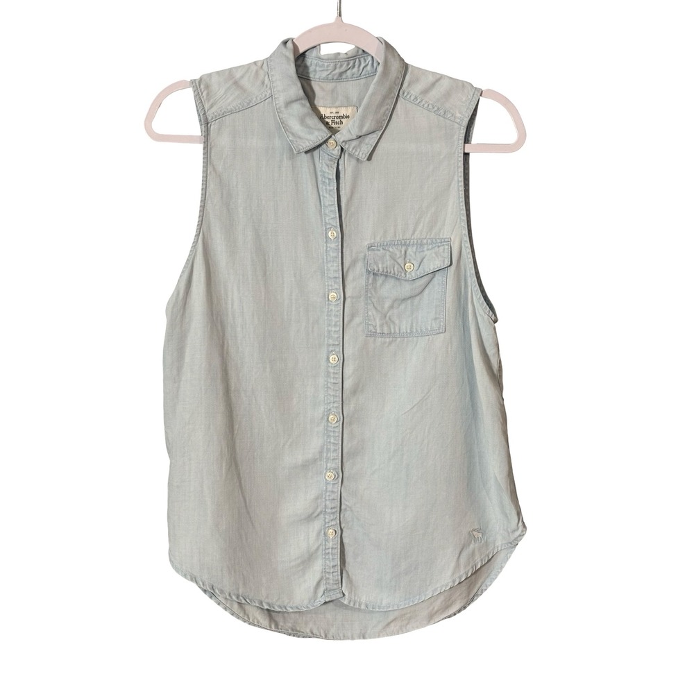 Abercrombie & Fitch‎ Light Wash Denim Sleeveless Button Down Shirt Small Blue